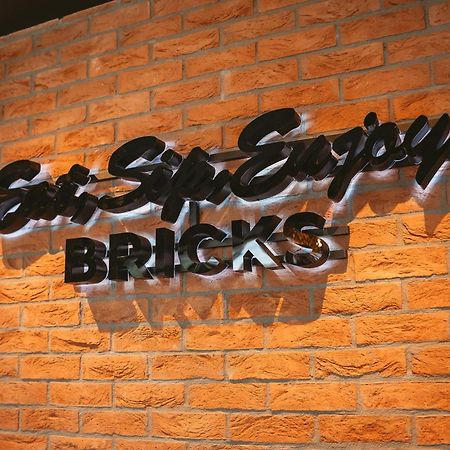 26Bricks Luxury Suites Oradea Ngoại thất bức ảnh