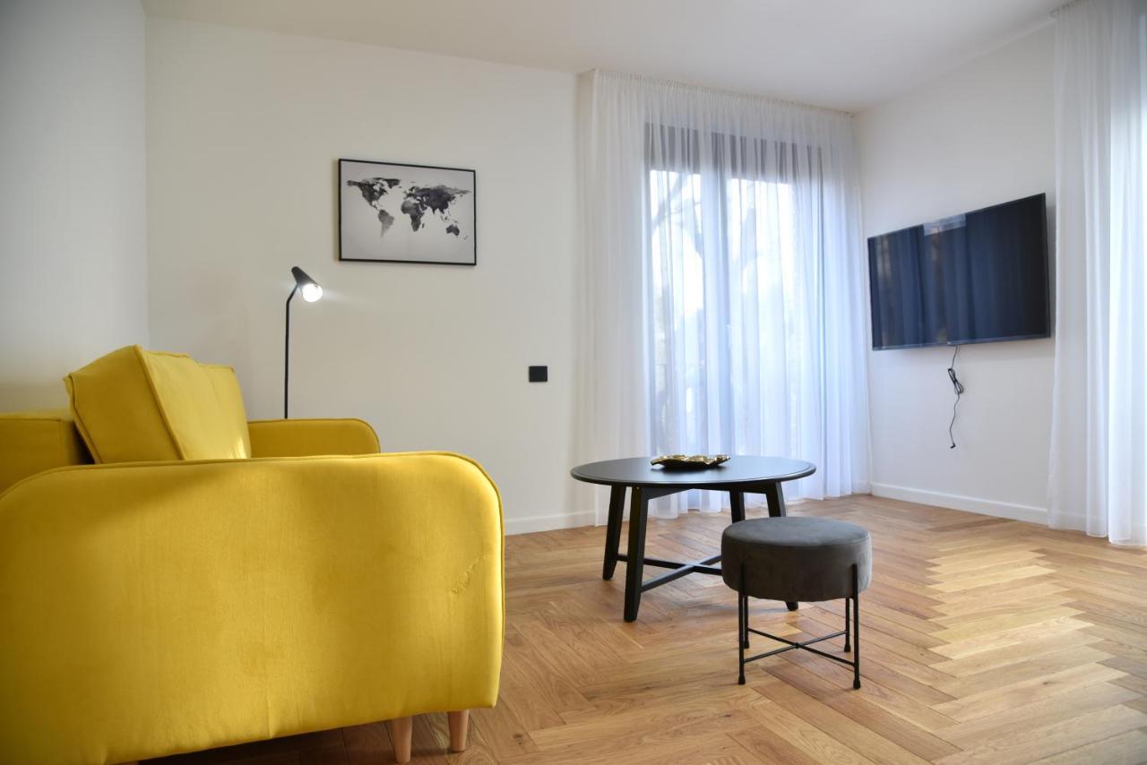 26Bricks Luxury Suites Oradea Ngoại thất bức ảnh