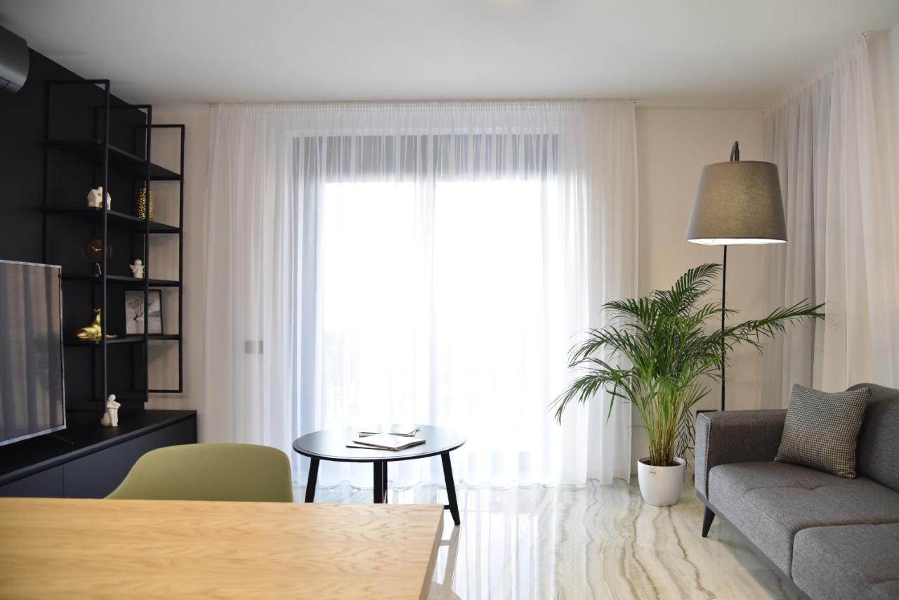26Bricks Luxury Suites Oradea Ngoại thất bức ảnh