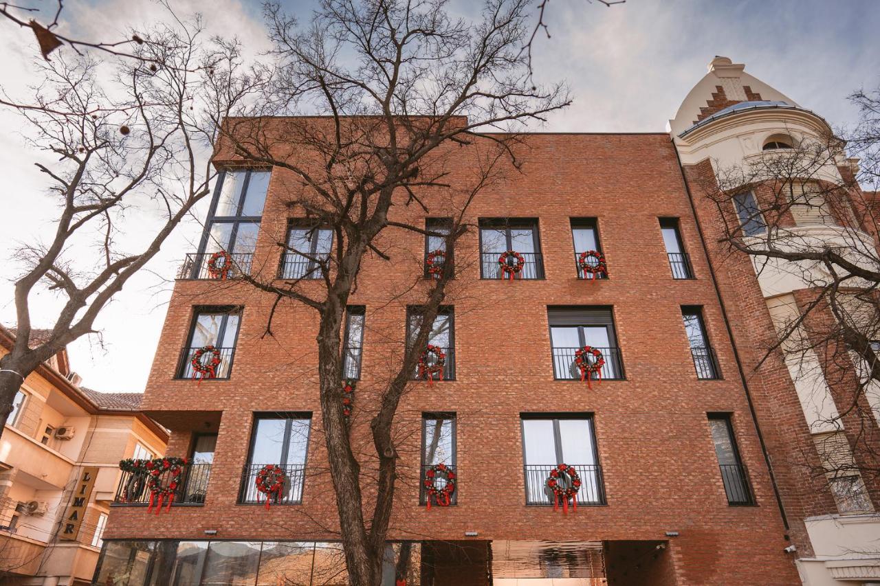 26Bricks Luxury Suites Oradea Ngoại thất bức ảnh