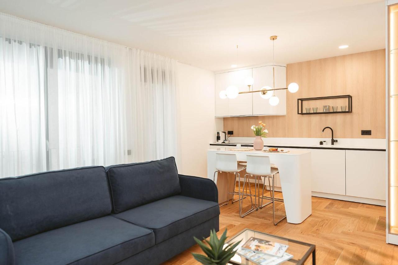 26Bricks Luxury Suites Oradea Ngoại thất bức ảnh