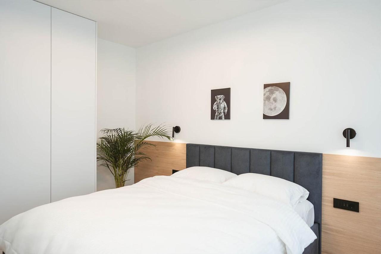 26Bricks Luxury Suites Oradea Ngoại thất bức ảnh
