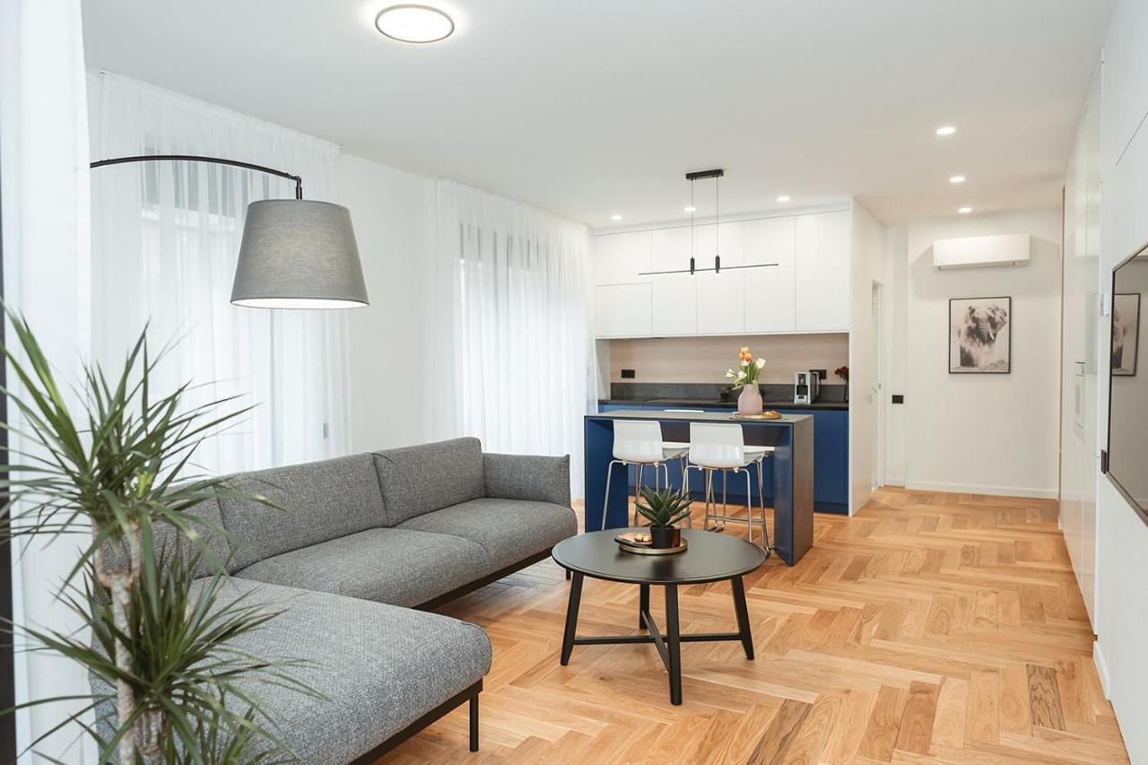 26Bricks Luxury Suites Oradea Ngoại thất bức ảnh
