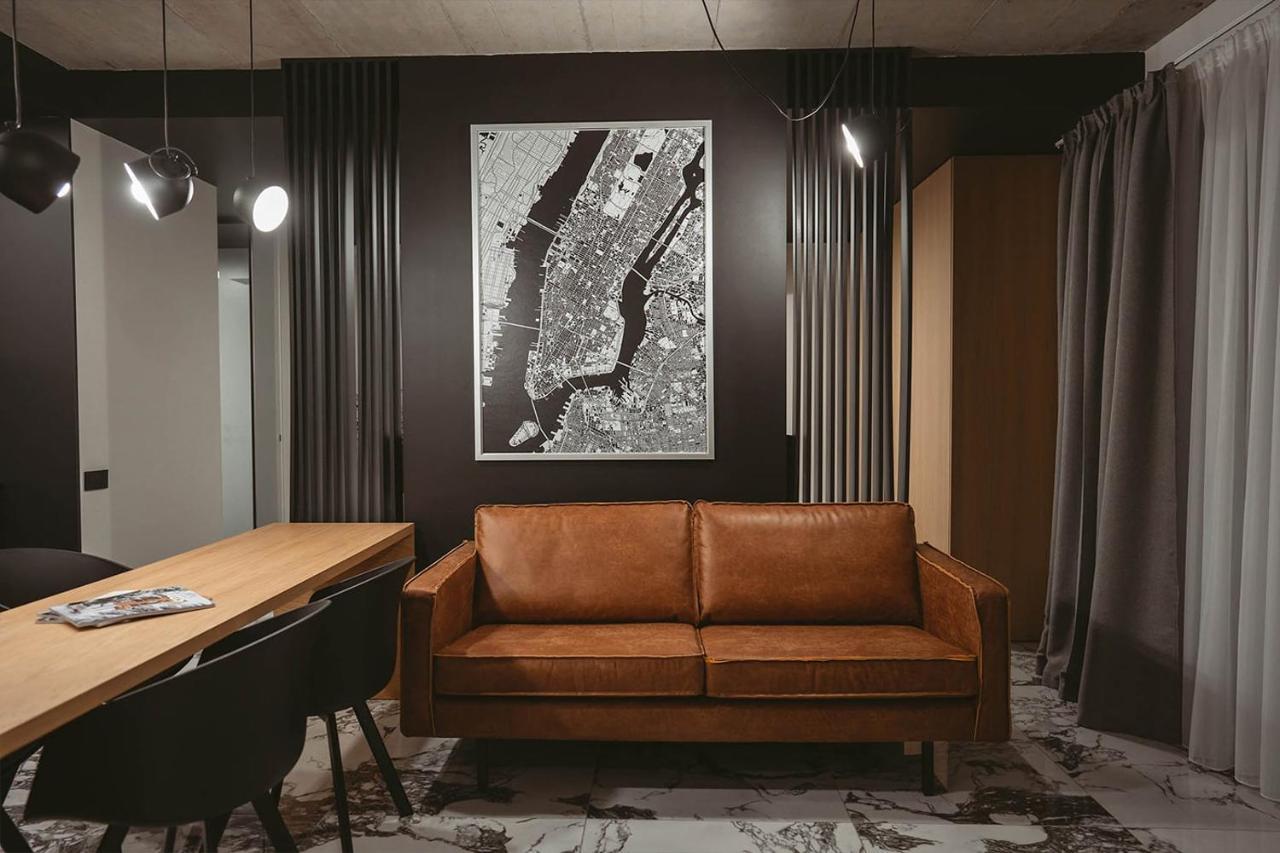 26Bricks Luxury Suites Oradea Ngoại thất bức ảnh
