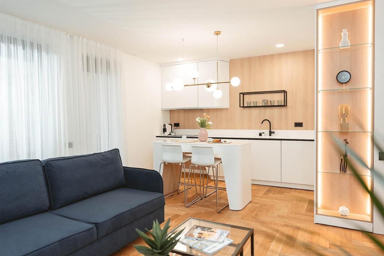 26Bricks Luxury Suites Oradea Ngoại thất bức ảnh