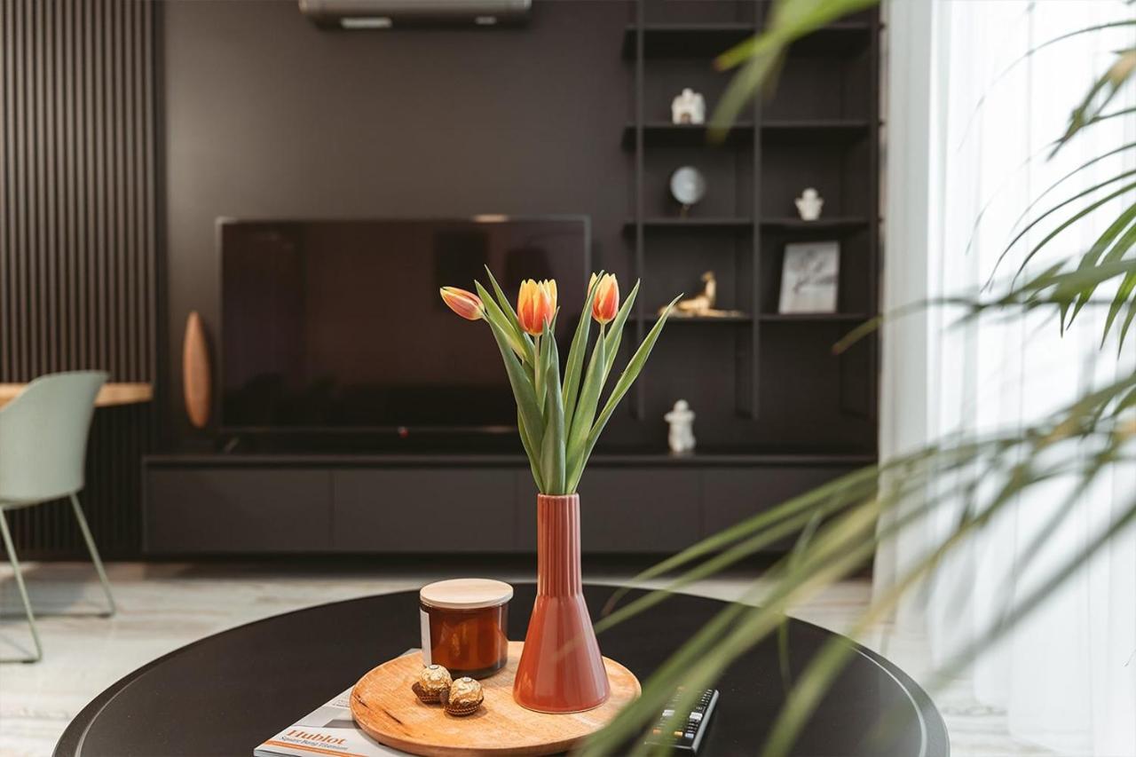 26Bricks Luxury Suites Oradea Ngoại thất bức ảnh