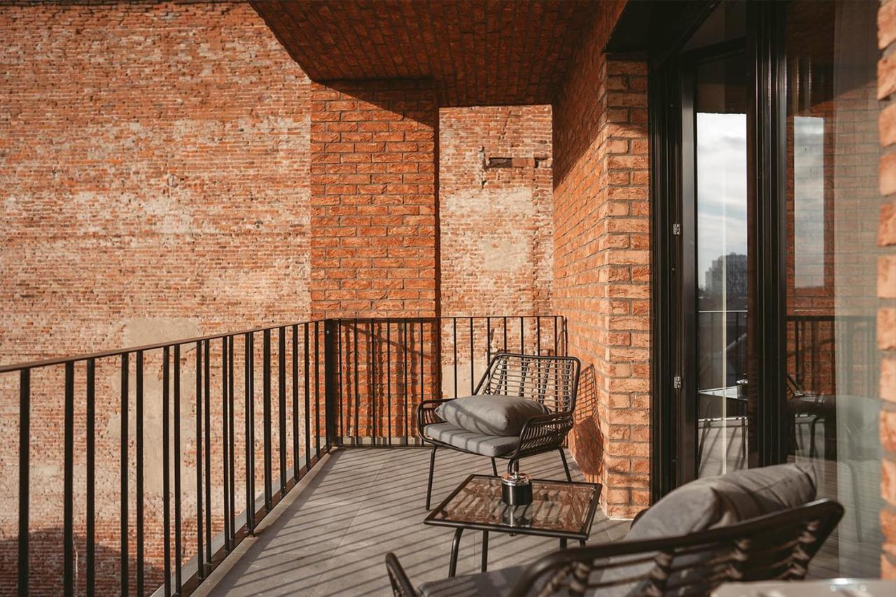 26Bricks Luxury Suites Oradea Ngoại thất bức ảnh