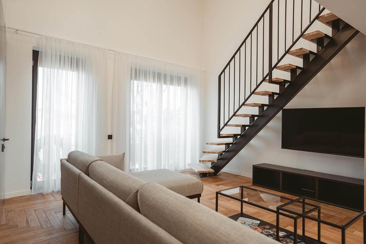 26Bricks Luxury Suites Oradea Ngoại thất bức ảnh