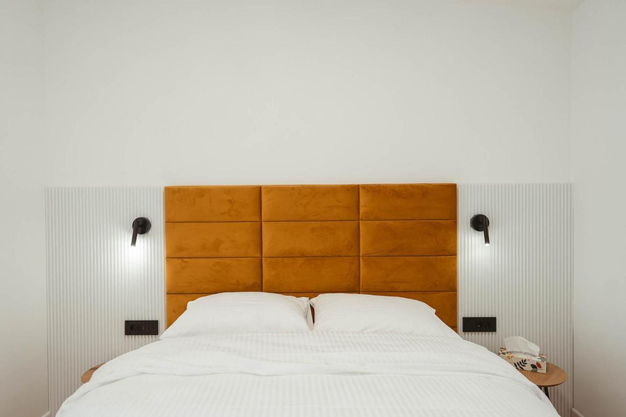 26Bricks Luxury Suites Oradea Ngoại thất bức ảnh